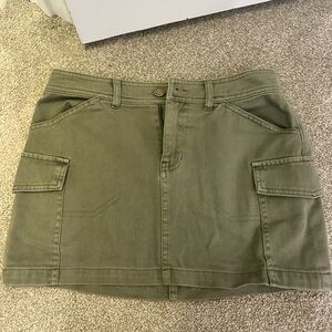 Billabong Olive Green Cargo Mini Skirt *never been worn*